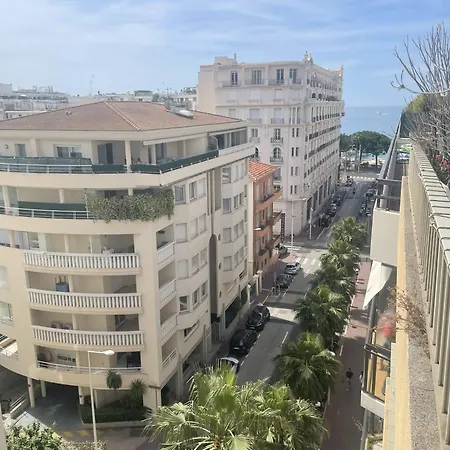 Centre - Proche Des Plages Et Du Palais Des Festivals - Climatisation - Parking Privee *